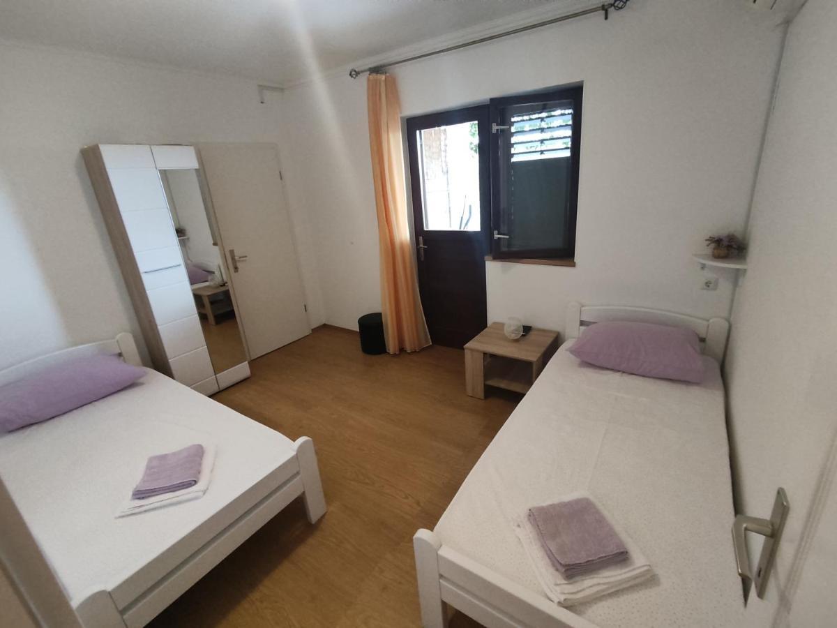 Apartment Nakic Vrpolje ภายนอก รูปภาพ