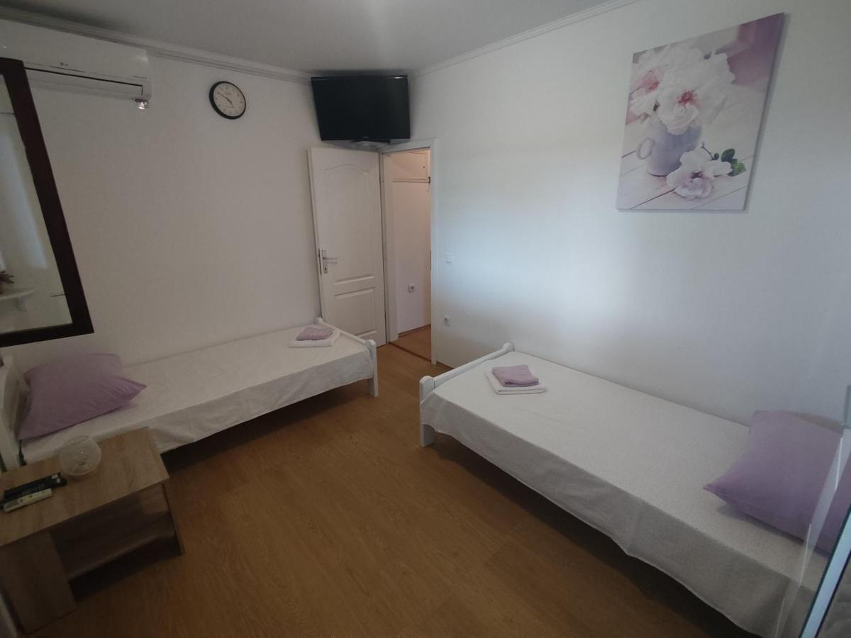 Apartment Nakic Vrpolje ภายนอก รูปภาพ