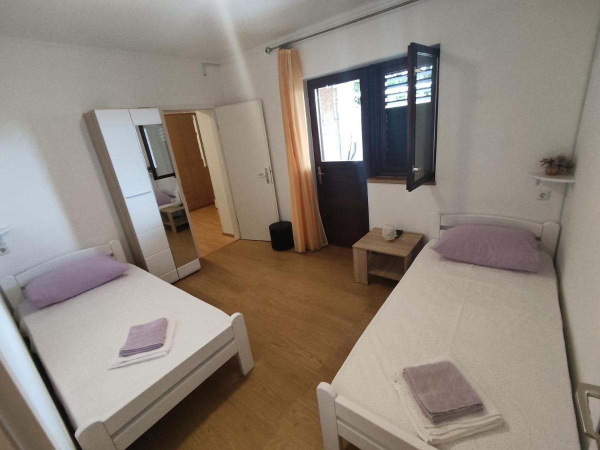 Apartment Nakic Vrpolje ภายนอก รูปภาพ