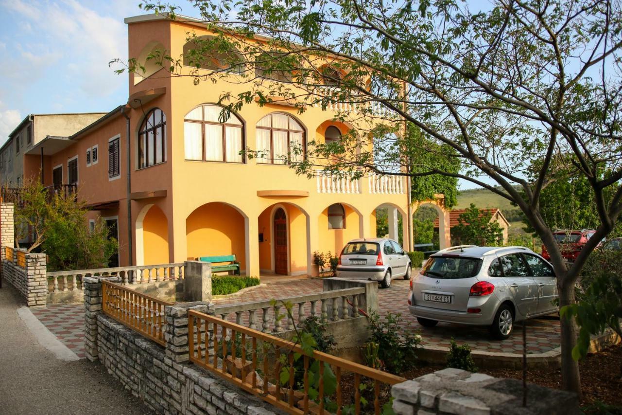 Apartment Nakic Vrpolje ภายนอก รูปภาพ